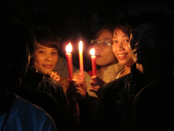 Chùm ảnh: Việt Nam tắt đèn hưởng ứng Giờ Trái Đất 2014 4